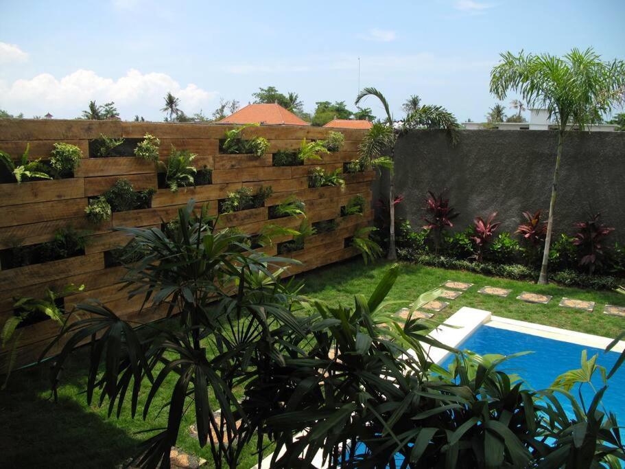 Jungle Joglo Villa Canggu Екстериор снимка